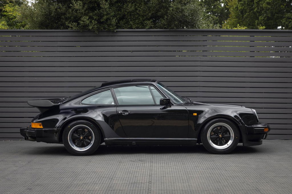 Porsche 911 (930) 3.3 Turbo Coupé in Black for sale!