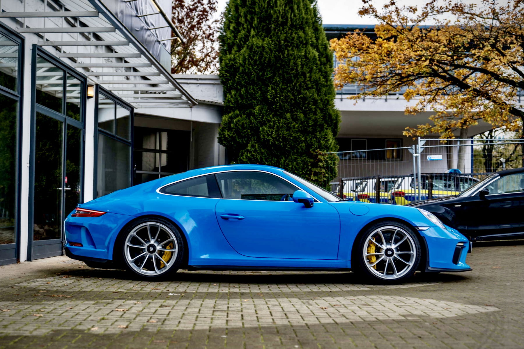 gt3 porsche riviara blue