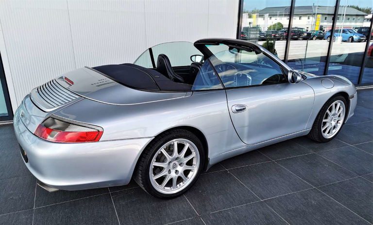 Porsche 996 Carrera 4