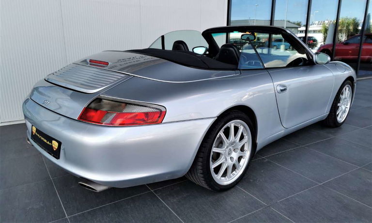 Porsche 996 Carrera 4