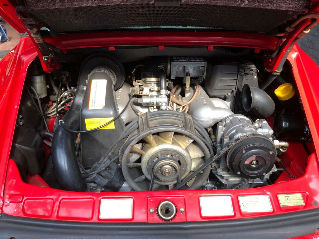 Porsche 911 Carrera 3.2 (KAT)