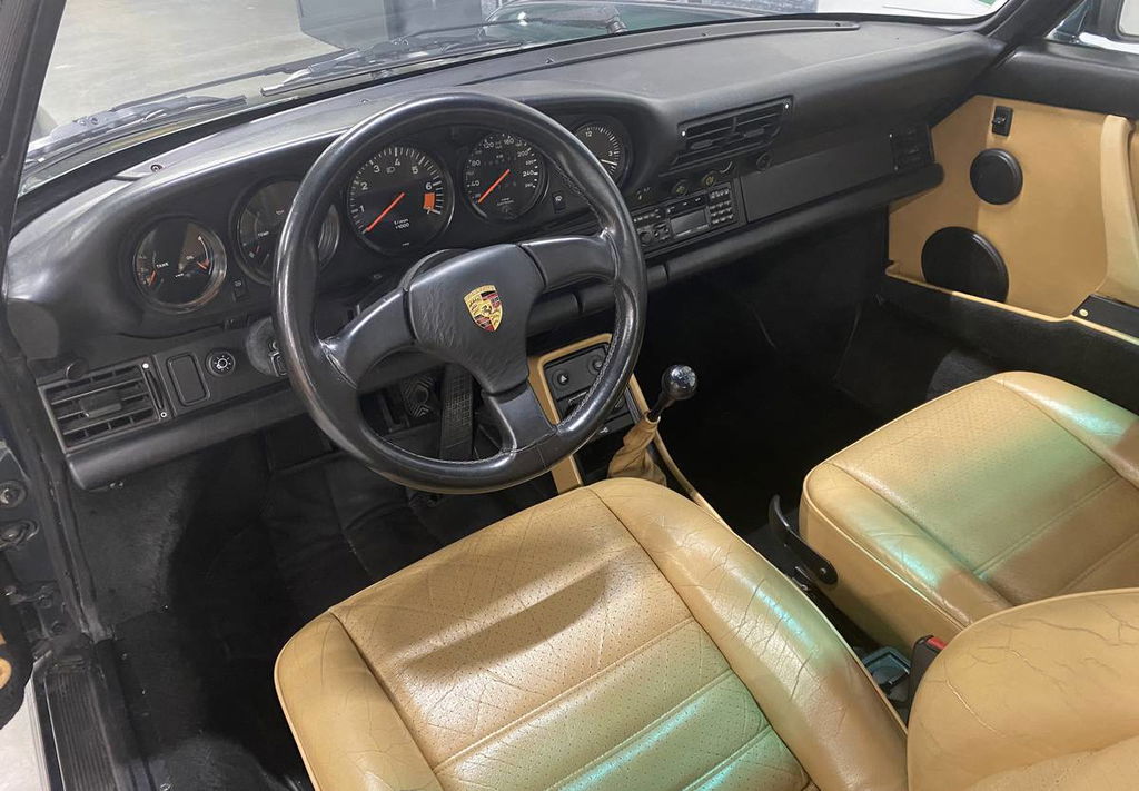 Porsche 911 Carrera 3.2