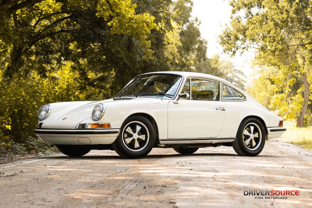 Porsche 911 T Coupé in Light Ivory (11) for sale!