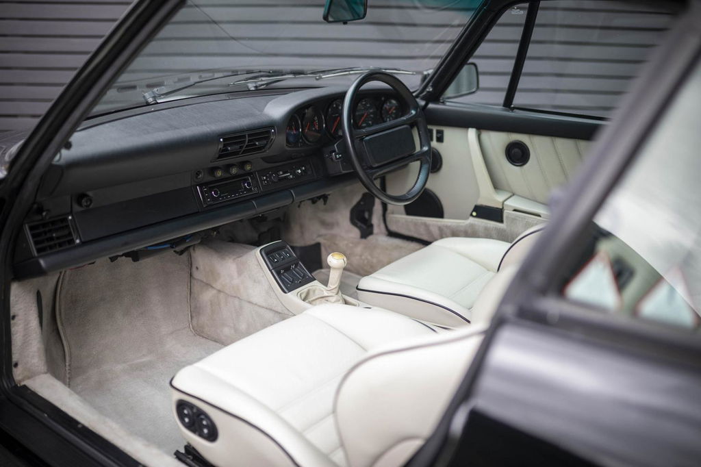 Porsche 964 Carrera 4