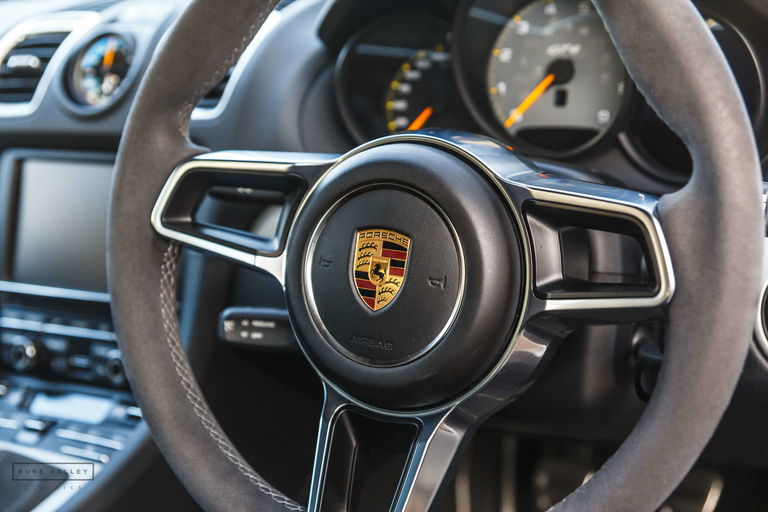 Porsche 981 Cayman GT4