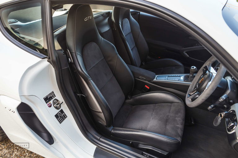 Porsche 981 Cayman GT4