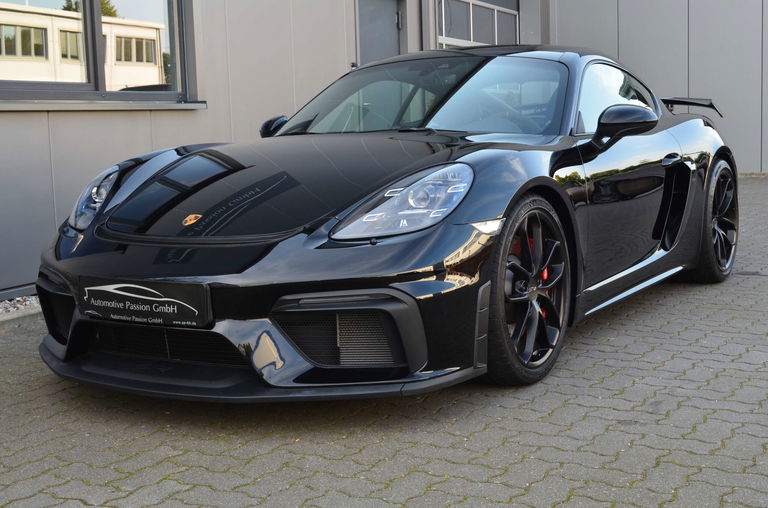 Porsche 718 Cayman GT4