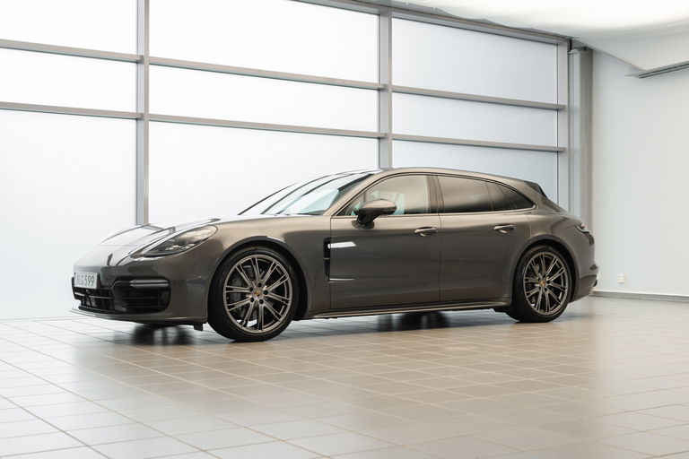 Porsche Panamera 4S
