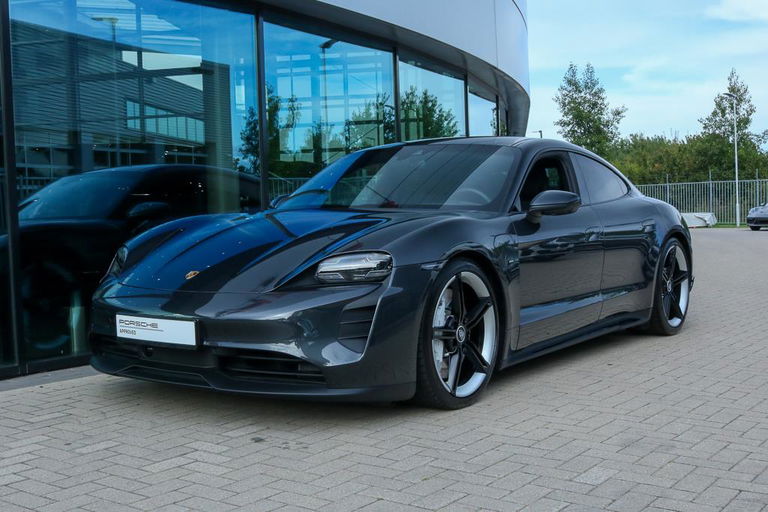 Porsche Taycan 4S