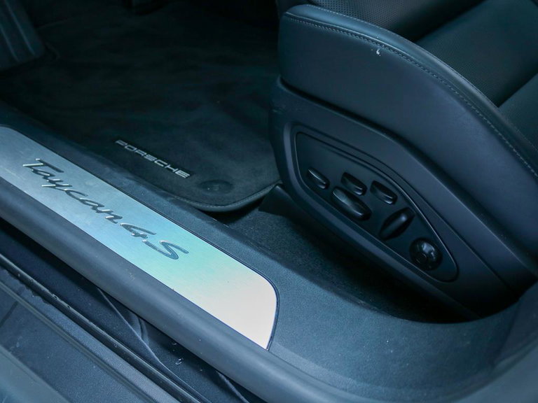 Porsche Taycan 4S