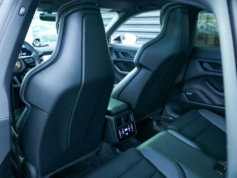 Porsche Taycan 4S