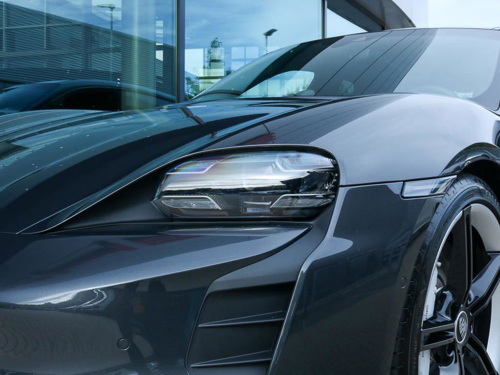 Porsche Taycan 4S