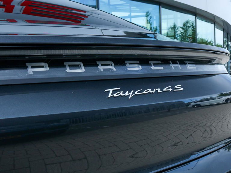 Porsche Taycan 4S