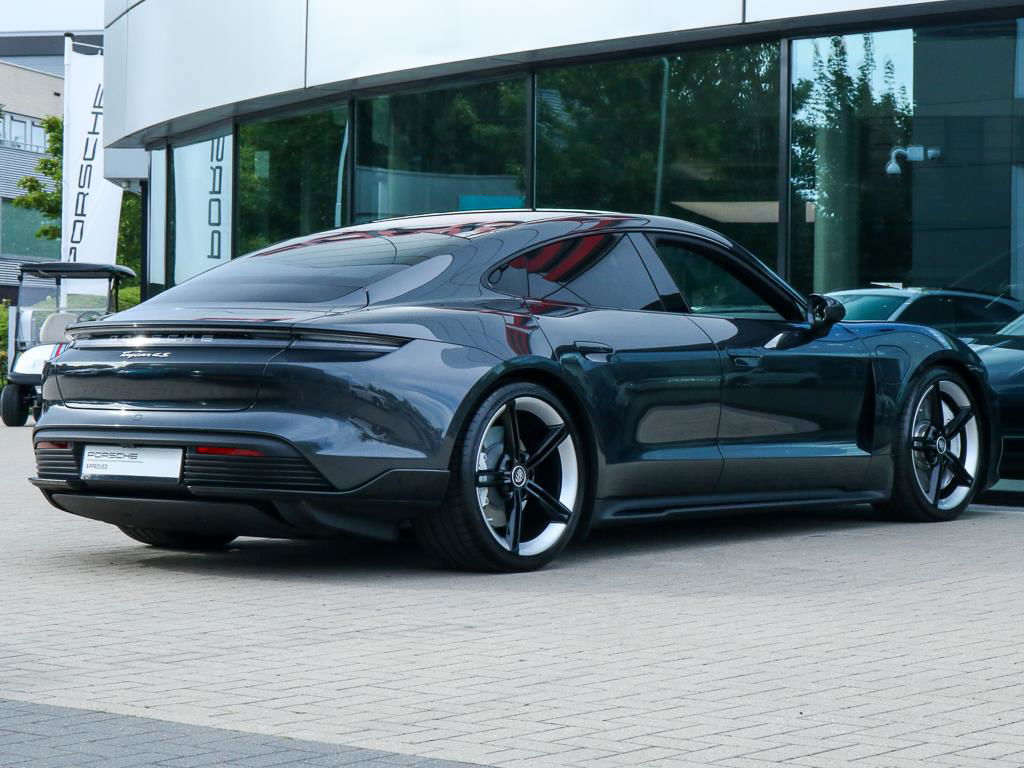 Porsche Taycan 4S