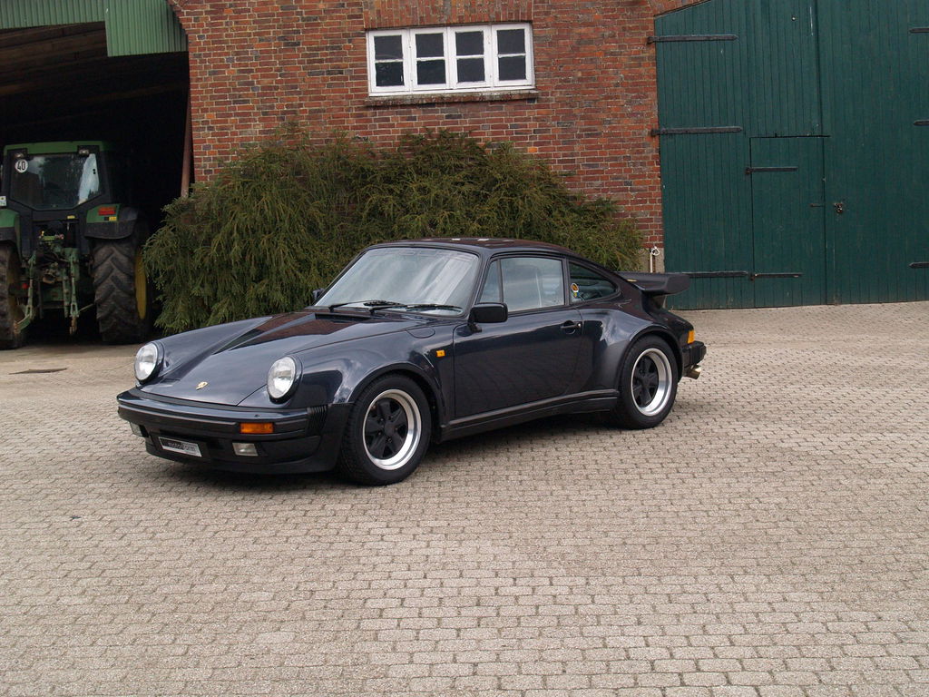 Porsche 911 Turbo 3.3
