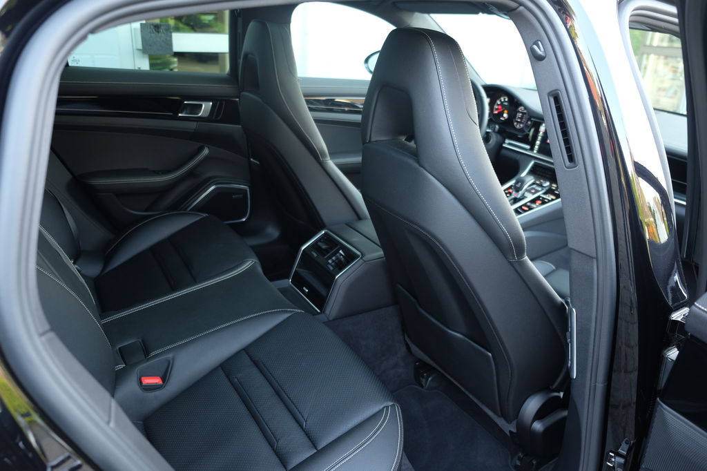 Porsche Panamera 4