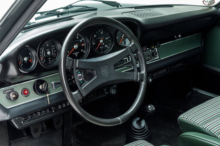 Porsche 911 E