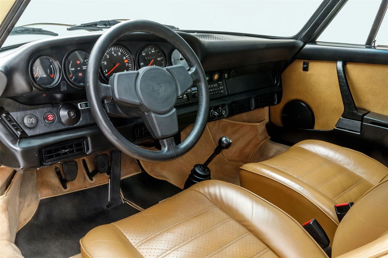 Porsche 911 Carrera (US)