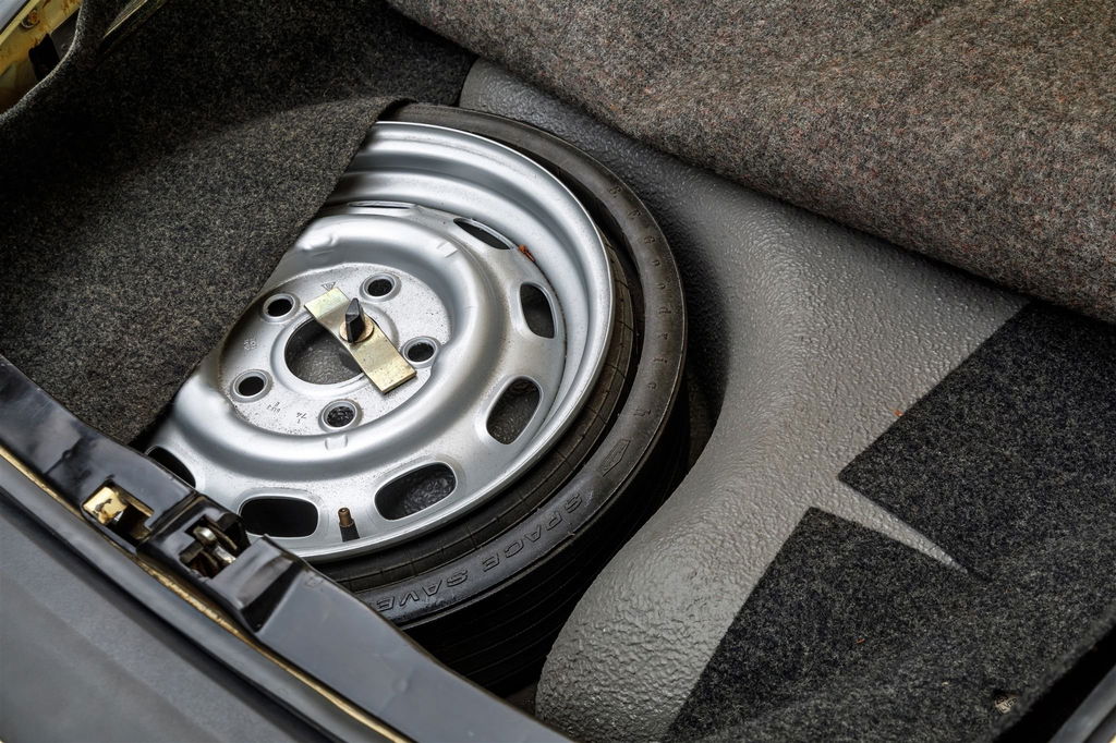 Porsche 911 Carrera (US)