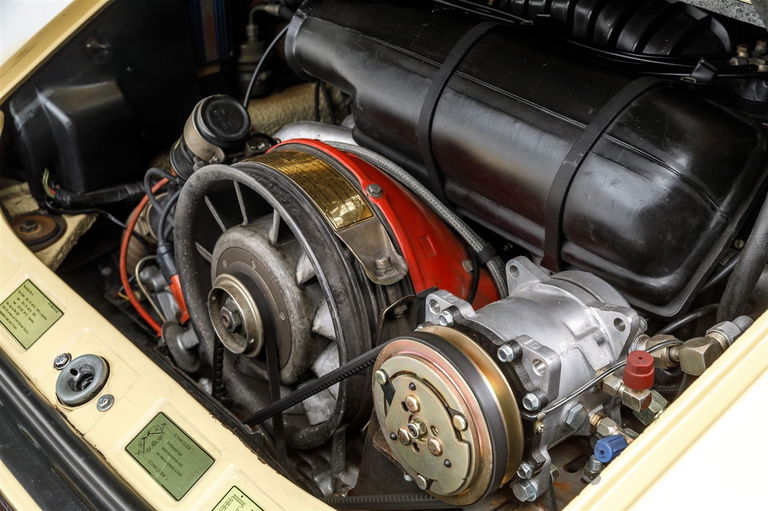 Porsche 911 Carrera (US)