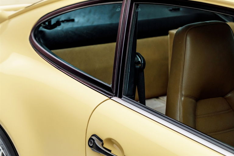 Porsche 911 Carrera (US)