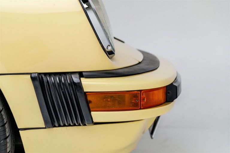 Porsche 911 Carrera (US)
