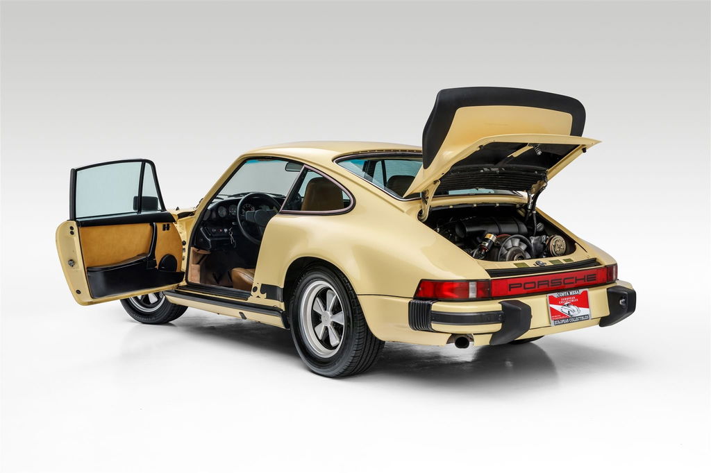 Porsche 911 Carrera (US)
