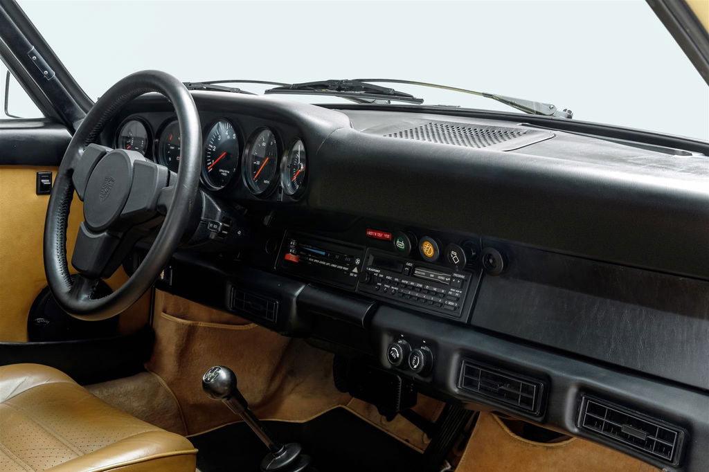 Porsche 911 Carrera (US)