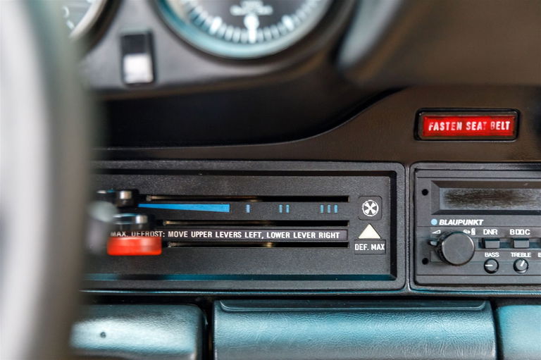 Porsche 911 Carrera (US)