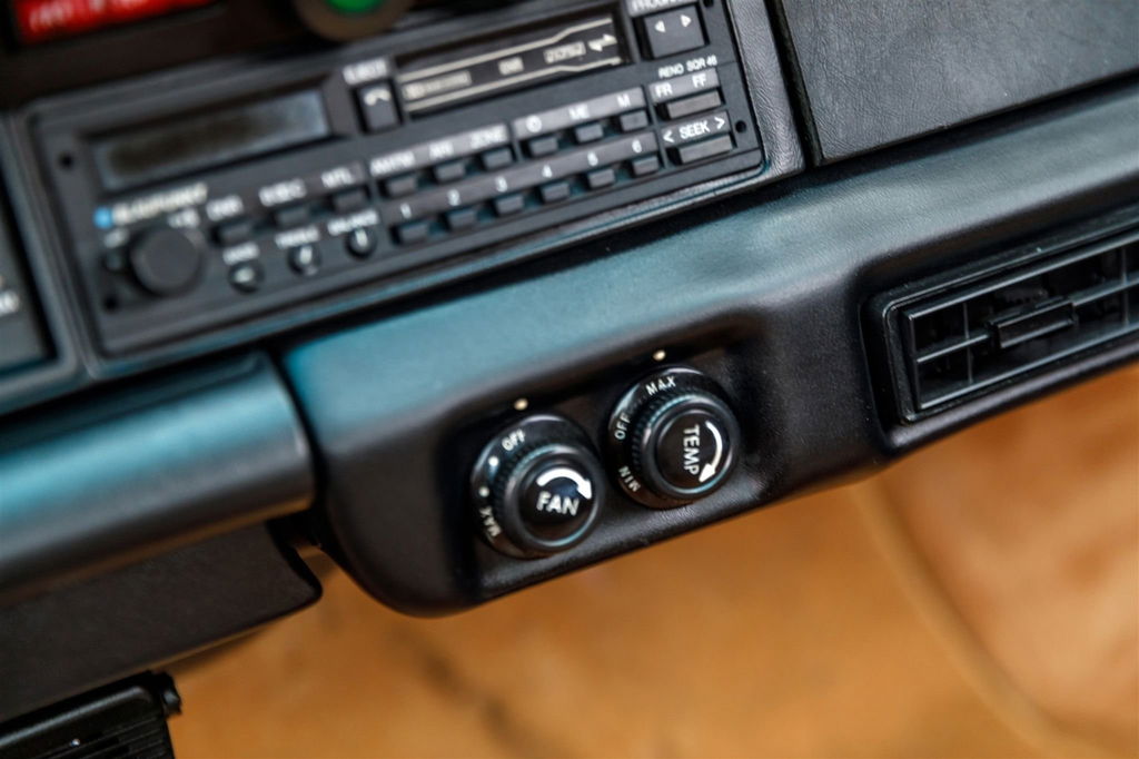 Porsche 911 Carrera (US)