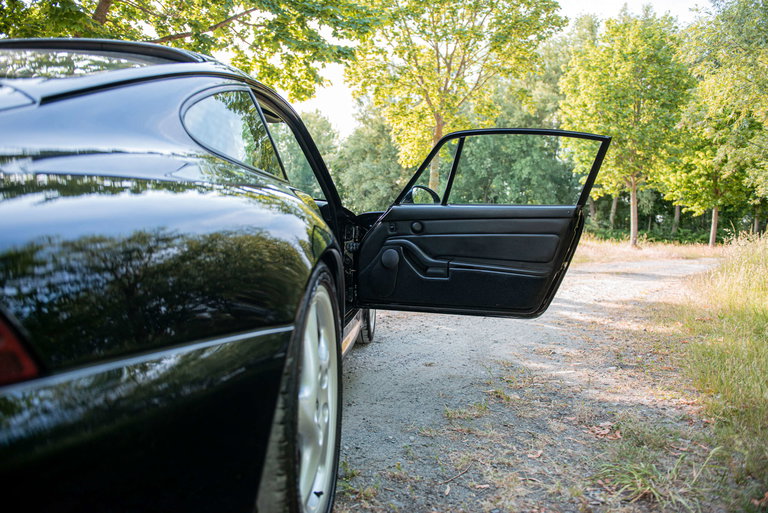 Porsche 993 Carrera 4S