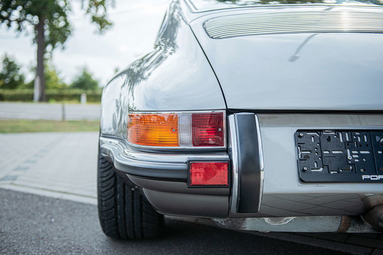 Porsche 911 Backdate