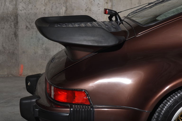 Porsche 911 Turbo 3.3 (US)