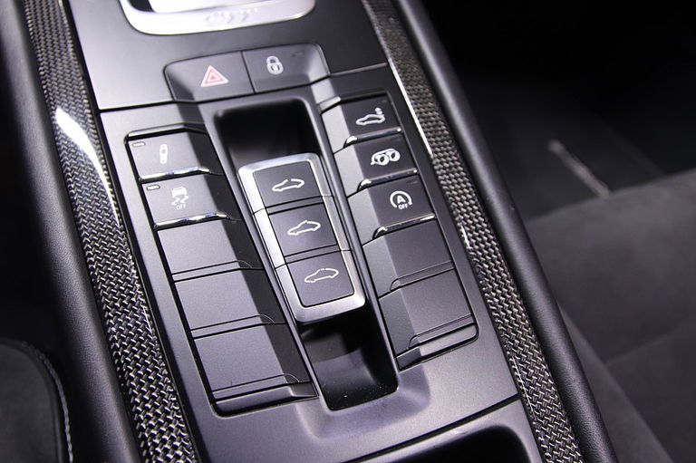 Porsche 991.2 Carrera GTS