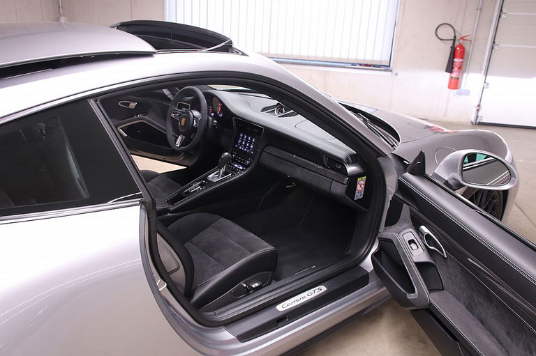Porsche 991.2 Carrera GTS