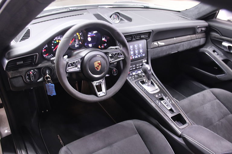 Porsche 991.2 Carrera GTS