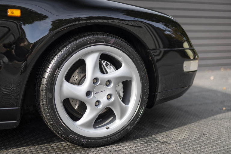 Porsche 993 Carrera 4