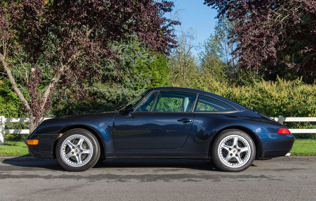 Porsche 993 Targa in Midnight Blue Metallic for sale!