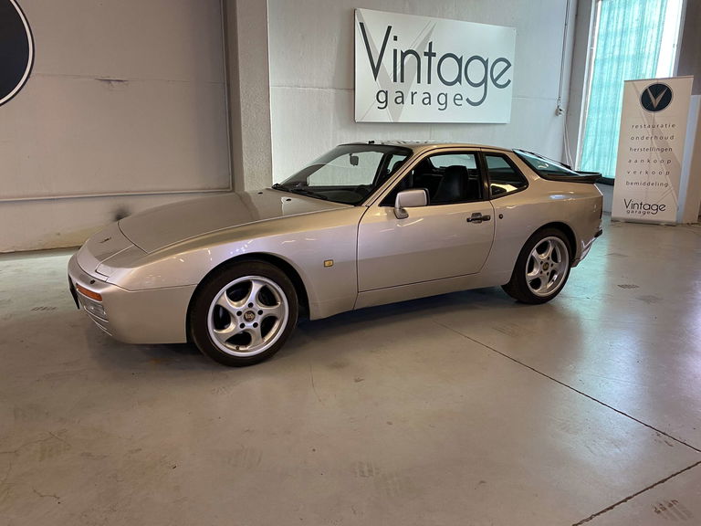 Porsche 944 S Coupé in Leinen Metallic for sale!