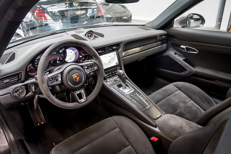 Porsche 991.2 Carrera GTS