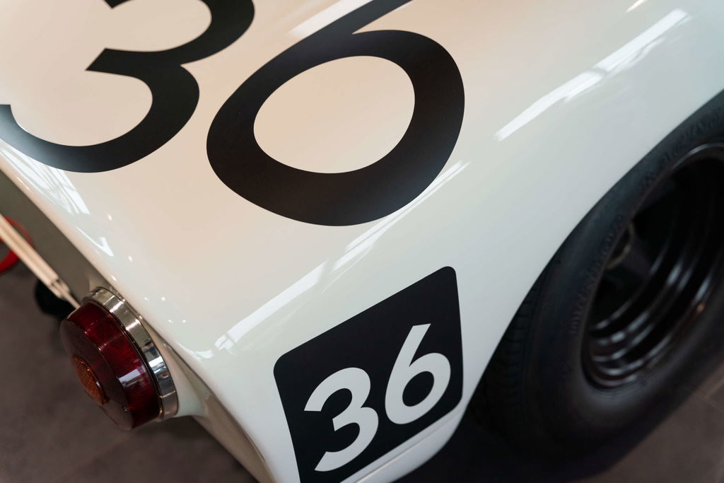 Porsche 910
