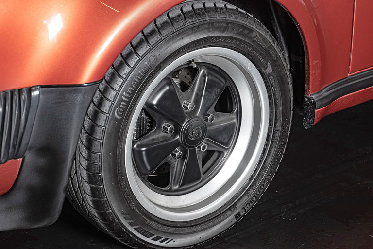 Porsche 911 Turbo 3.3