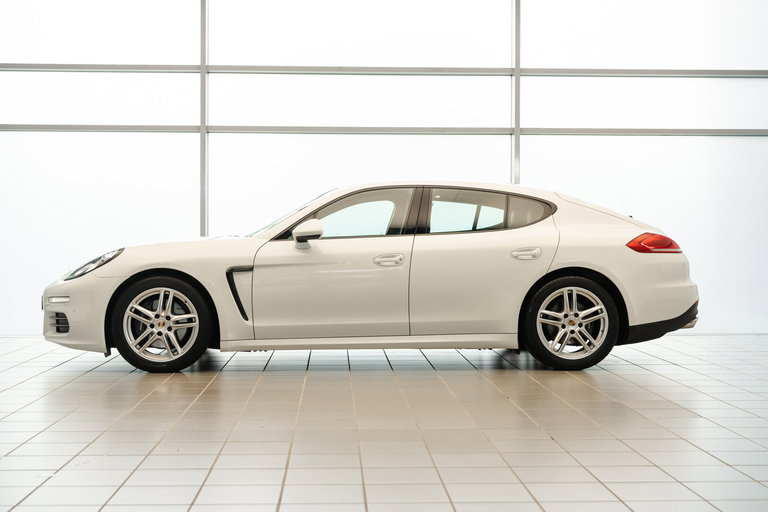 Porsche Panamera 4