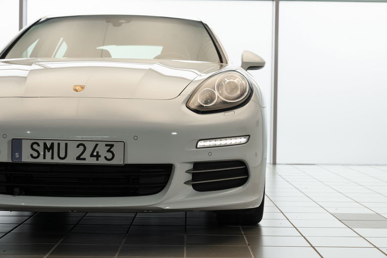Porsche Panamera 4
