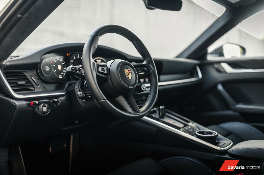 Porsche 992 Carrera 4S