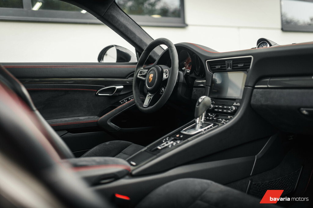 Porsche 991.2 Carrera GTS