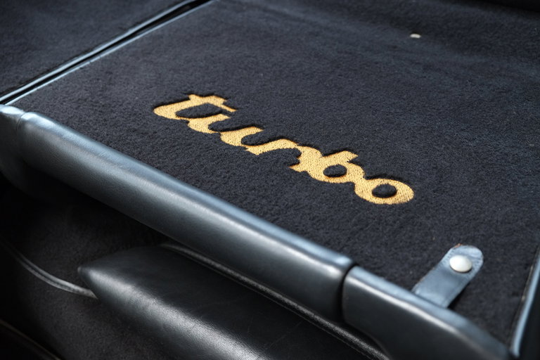 Porsche 911 Turbo 3.3