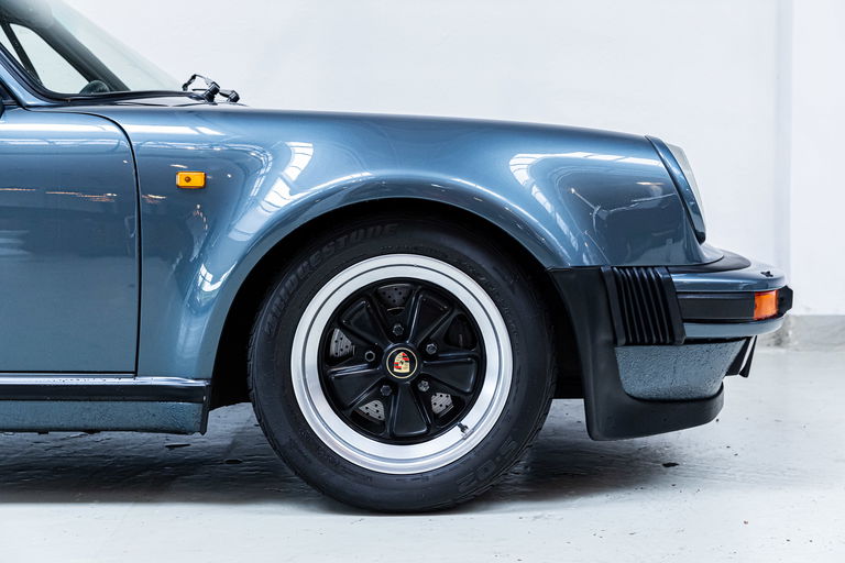 Porsche 911 Turbo 3.3