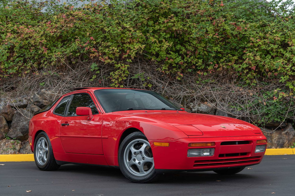 Porsche 944 S2 Coupé in Guards Red for sale!
