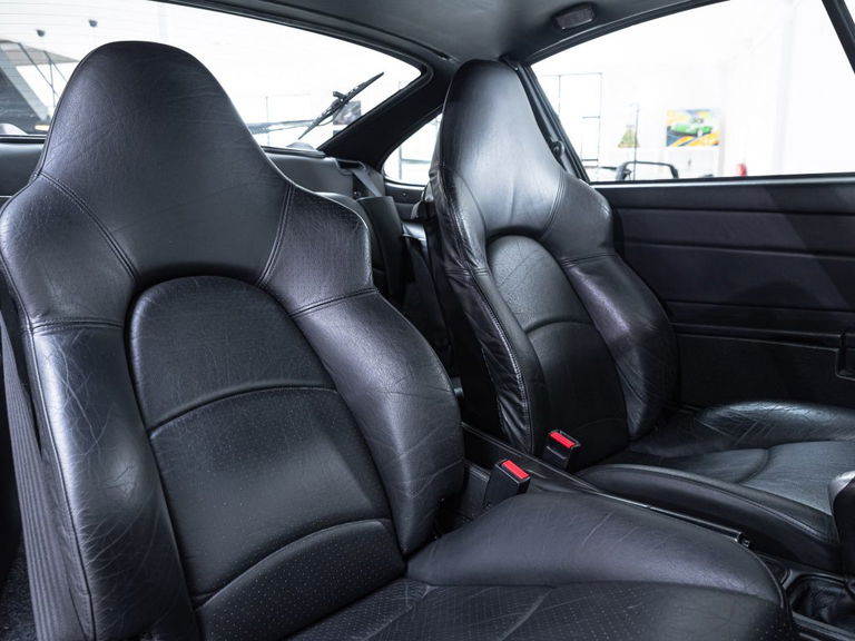 Porsche 993 Carrera 4S